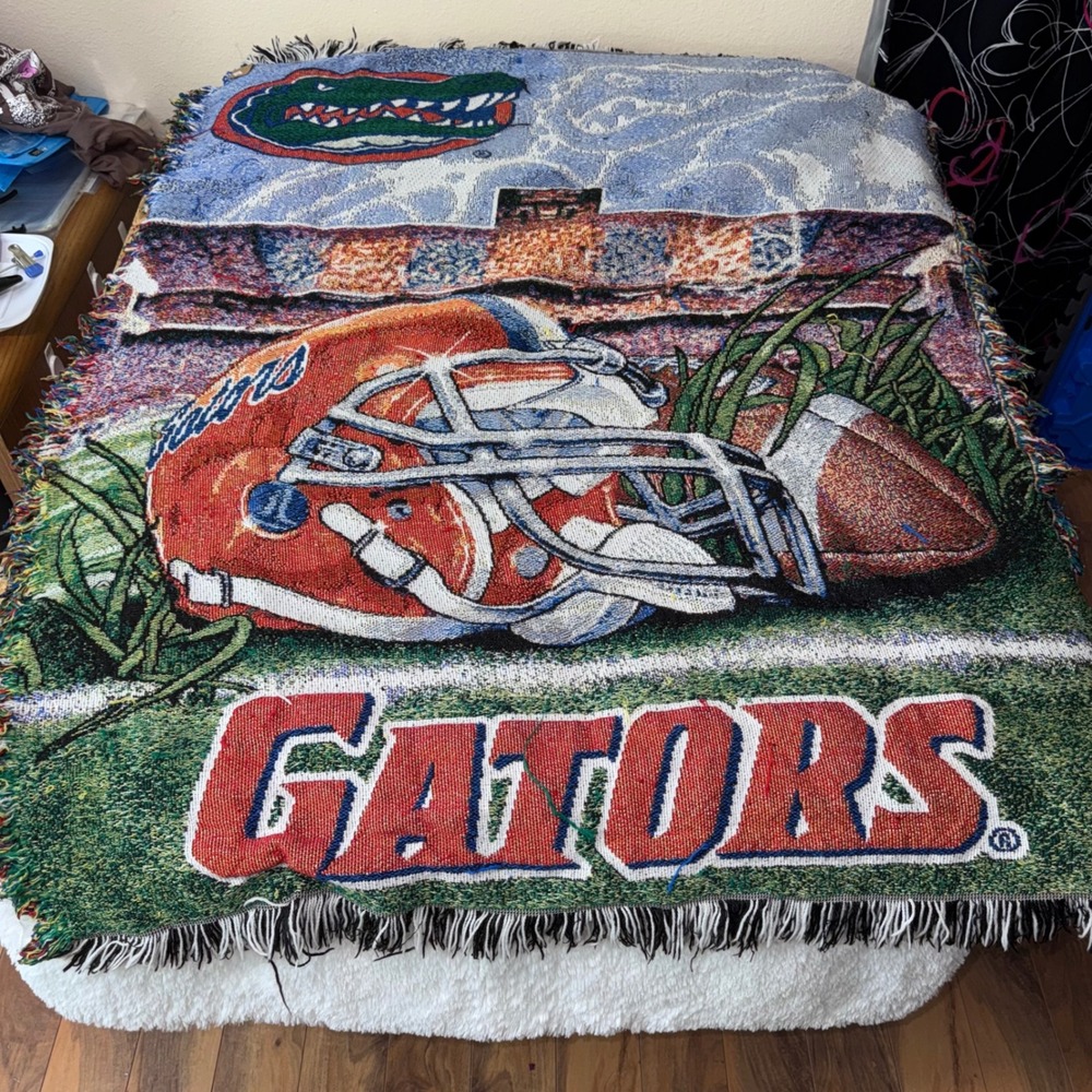 Florida Gators Woven‎ Throw Blanket Football Helmet Stadium Logo
